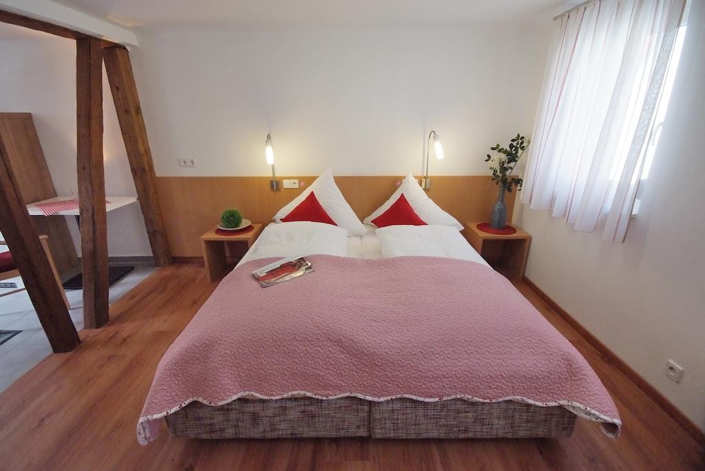 Loewen Hotel & Restaurant Wendlingen am Neckar Δωμάτιο φωτογραφία